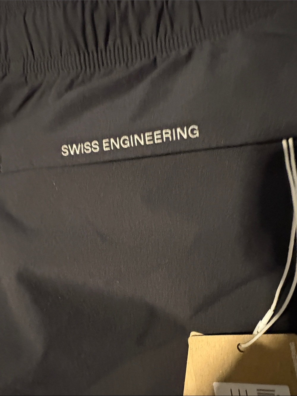 On Running Men’s Size L 5” Core Shorts in Black NWT! - Picture 9 of 10